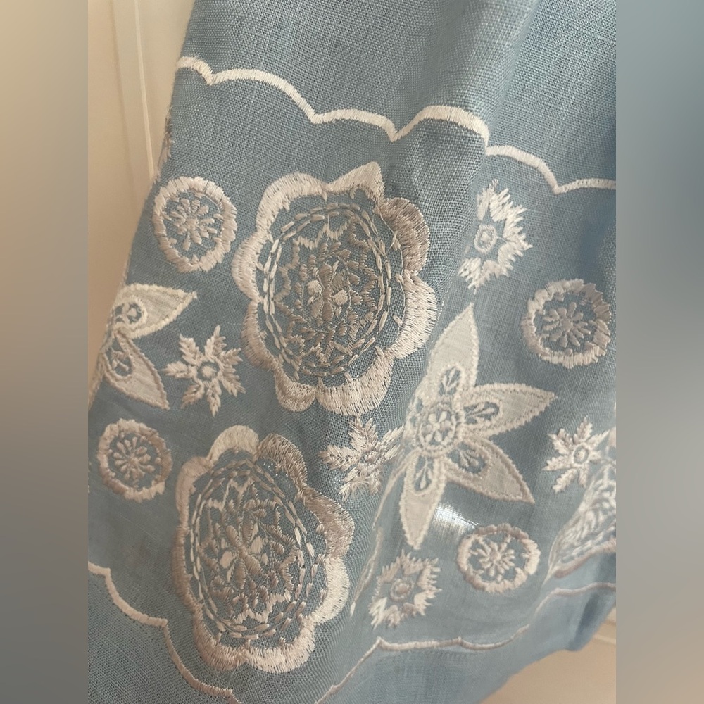 ASHA Ashley McCormick Light Blue Embroidered Linen Minnie Dress Medium - Picture 5 of 6